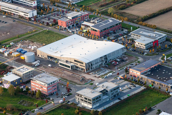 Vue aérienne de Locaux de l'usine Eberspächer Controls Landau GmbH & Co. KG à le quartier Queichheim in Landau in der Pfalz dans le département Rhénanie-Palatinat, Allemagne