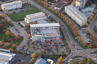 Vue aérienne de Centre commercial MediaMarkt Landau à le quartier Queichheim in Landau in der Pfalz dans le département Rhénanie-Palatinat, Allemagne