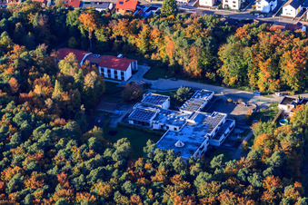 Vue aérienne de Garderie spécialisée "Rückenwind" et St. Paulus Stift - Fondation Jacob Friedrich Busserau à Rülzheim dans le département Rhénanie-Palatinat, Allemagne