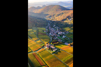 Hôtel Leinsweiler Courtyard à Leinsweiler dans le département Rhénanie-Palatinat, Allemagne d'en haut
