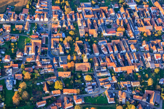 Vue oblique de Rue principale à Rohrbach dans le département Rhénanie-Palatinat, Allemagne
