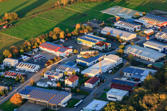 Vue aérienne de Zone industrielle de Gäxwald avec WiMo Antennas and Electronics GmbH à Herxheim bei Landau dans le département Rhénanie-Palatinat, Allemagne