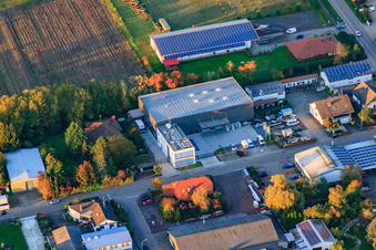 Vue oblique de Zone industrielle Am Kleinwald avec Alois Dallmayr Automaten-Service GmbH à Herxheim bei Landau dans le département Rhénanie-Palatinat, Allemagne