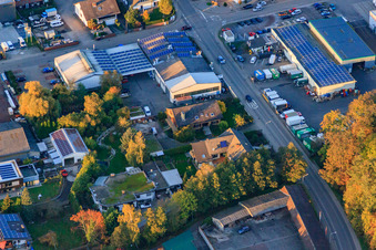 Vue aérienne de Zone industrielle Am Kleinwald avec Bentz Lackier-Center GmbH à Herxheim bei Landau dans le département Rhénanie-Palatinat, Allemagne