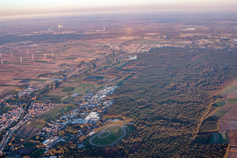 Vue aérienne de Herxheim bei Landau dans le département Rhénanie-Palatinat, Allemagne