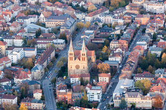 Photographie aérienne de Église dans le vieux centre-ville à Landau in der Pfalz dans le département Rhénanie-Palatinat, Allemagne