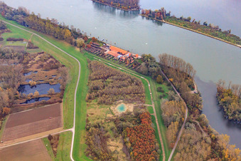 Vue aérienne de Piste cyclable sur le barrage du Rhin jusqu'à l'ancienne briqueterie du Rhin à Germersheim dans le département Rhénanie-Palatinat, Allemagne