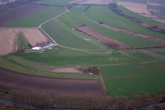 Vue aérienne de Aéroport de Linkenheim EDRI à Linkenheim-Hochstetten dans le département Bade-Wurtemberg, Allemagne