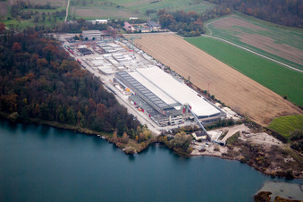 Vue aérienne de Centrale à béton préfabriqué Linkenheim GmbH & Co. KG à Linkenheim-Hochstetten dans le département Bade-Wurtemberg, Allemagne