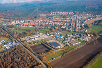 Photographie aérienne de Vue des rues et des maisons dans les quartiers résidentiels à le quartier Huttenheim in Philippsburg dans le département Bade-Wurtemberg, Allemagne