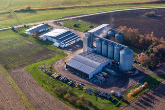 Vue oblique de Commerce de détail de Bolz à le quartier Rußheim in Dettenheim dans le département Bade-Wurtemberg, Allemagne