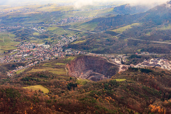 Vue aérienne de Carrière Albersweiler de la Basalt-Actien-Gesellschaft von Norden à Albersweiler dans le département Rhénanie-Palatinat, Allemagne