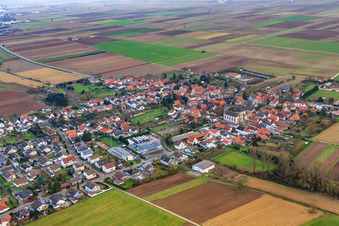 Vue aérienne de Vue du village en hiver depuis le nord-ouest à Knittelsheim dans le département Rhénanie-Palatinat, Allemagne