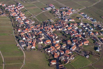 Vue aérienne de Champs agricoles et terres agricoles à Weyher in der Pfalz dans le département Rhénanie-Palatinat, Allemagne