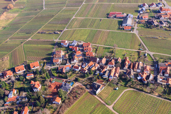 Vue aérienne de Oberdorf en hiver à Weyher in der Pfalz dans le département Rhénanie-Palatinat, Allemagne