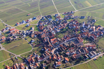 Vue aérienne de Le bas du village en hiver à Weyher in der Pfalz dans le département Rhénanie-Palatinat, Allemagne