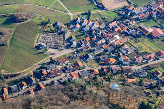 Vue aérienne de Cimetière à Burrweiler dans le département Rhénanie-Palatinat, Allemagne