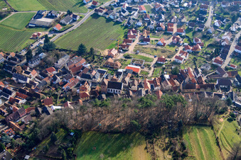 Vue aérienne de Église Martin Bucer à Gleisweiler dans le département Rhénanie-Palatinat, Allemagne