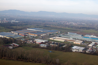 Zone industrielle de Landau-Ost à Landau in der Pfalz dans le département Rhénanie-Palatinat, Allemagne d'en haut
