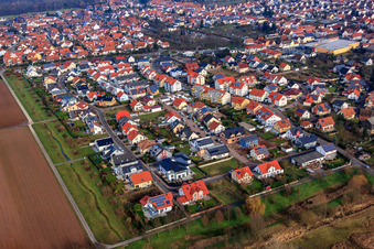 Vue aérienne de Lothringer Straße, Elsässer Straße à Offenbach an der Queich dans le département Rhénanie-Palatinat, Allemagne