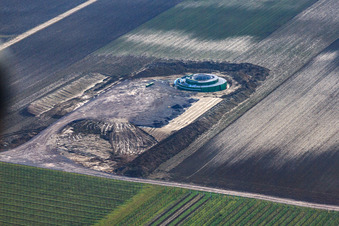 Vue aérienne de Nouvelles fondations pour les éoliennes à Offenbach an der Queich dans le département Rhénanie-Palatinat, Allemagne