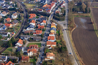 Vue aérienne de Sur la haute rive à le quartier Sondernheim in Germersheim dans le département Rhénanie-Palatinat, Allemagne