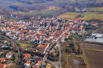 Vue aérienne de Rue Hördter à le quartier Sondernheim in Germersheim dans le département Rhénanie-Palatinat, Allemagne