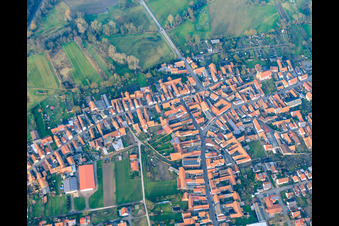 Vue oblique de Kreuzgasse à Steinweiler dans le département Rhénanie-Palatinat, Allemagne