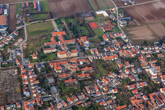 Vue oblique de Fondation St. Paulus Herxheim et Centre de soutien Caritas St. Laurentius et Paulus à Herxheim bei Landau dans le département Rhénanie-Palatinat, Allemagne