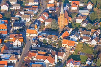 Vue aérienne de Chapelle Sainte-Anne et Sainte-Anne à Bischweier dans le département Bade-Wurtemberg, Allemagne
