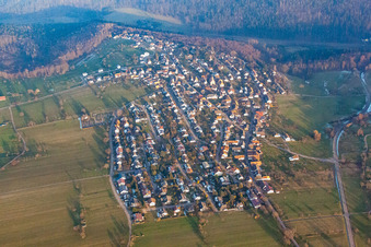 Vue aérienne de De l'ouest à le quartier Burbach in Marxzell dans le département Bade-Wurtemberg, Allemagne