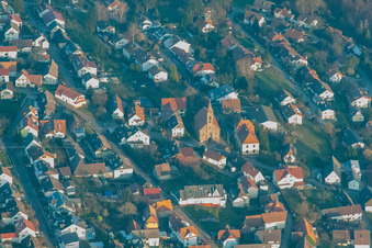 Vue aérienne de Saint Pierre et Paul à le quartier Burbach in Marxzell dans le département Bade-Wurtemberg, Allemagne