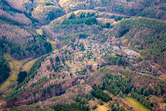 Village de vacances Eichwald à le quartier Gossersweiler in Gossersweiler-Stein dans le département Rhénanie-Palatinat, Allemagne d'en haut