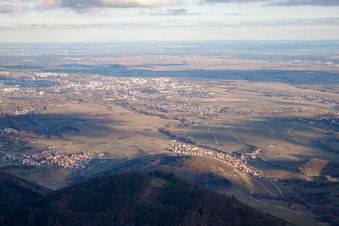 Vue aérienne de Landau vu de l'ouest à Landau in der Pfalz dans le département Rhénanie-Palatinat, Allemagne