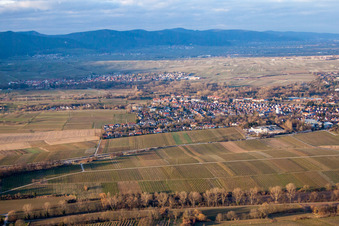 Vue aérienne de Landau vu de l'ouest à Landau in der Pfalz dans le département Rhénanie-Palatinat, Allemagne