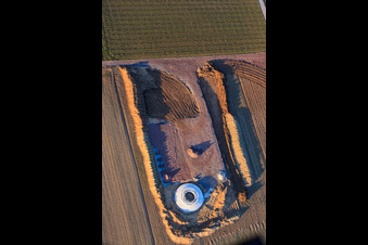 Vue aérienne de Chantier de construction pour la fondation d'une éolienne à Offenbach an der Queich dans le département Rhénanie-Palatinat, Allemagne
