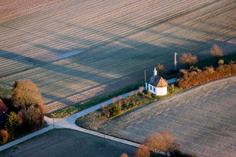 Vue aérienne de Chapelle à Rülzheim dans le département Rhénanie-Palatinat, Allemagne