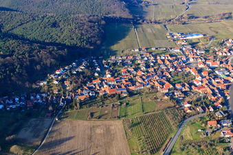 Vue oblique de Oberdorfstr à Oberotterbach dans le département Rhénanie-Palatinat, Allemagne