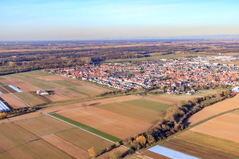 Vue aérienne de Rue Elsässer à Offenbach an der Queich dans le département Rhénanie-Palatinat, Allemagne