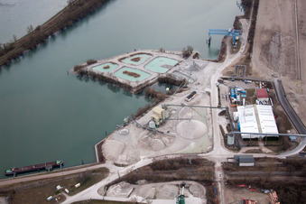 Lauterbourg dans le département Bas Rhin, France d'un drone