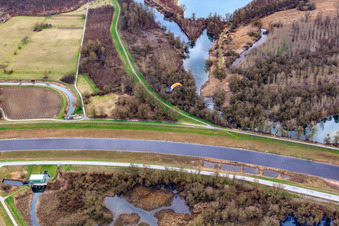 Vue aérienne de Traducteur Goldkanal-Plittersdorfer Altwasser sous la Murg à Steinmauern dans le département Bade-Wurtemberg, Allemagne