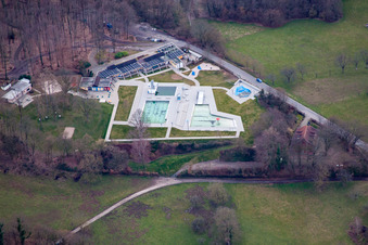Vue aérienne de La piscine extérieure à Malsch dans le département Bade-Wurtemberg, Allemagne