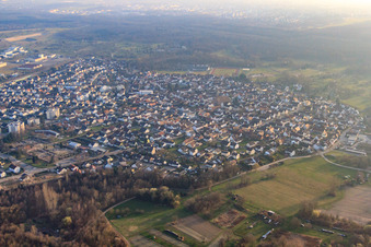 Vue aérienne de Mühlstr à Ötigheim dans le département Bade-Wurtemberg, Allemagne