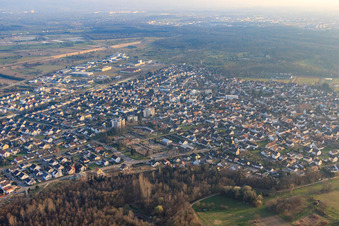 Vue aérienne de Mühlstr à Ötigheim dans le département Bade-Wurtemberg, Allemagne