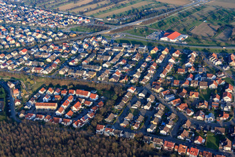 Vue aérienne de Chemin d'Ötigheim à Bietigheim dans le département Bade-Wurtemberg, Allemagne