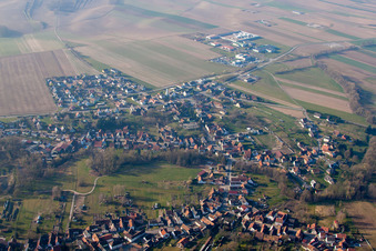 Scheibenhard dans le département Bas Rhin, France du point de vue du drone