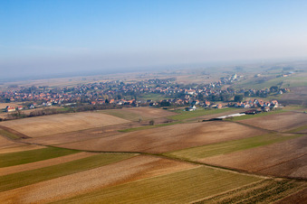 Seebach dans le département Bas Rhin, France vu d'un drone