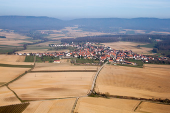 Vue aérienne de Schönenbourg à Schœnenbourg dans le département Bas Rhin, France