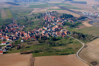 Hohwiller dans le département Bas Rhin, France vu d'un drone