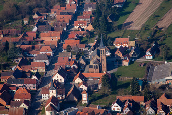Niederbetschdorf dans le département Bas Rhin, France depuis l'avion